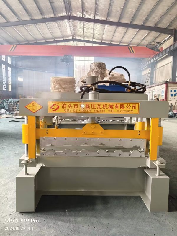 Glazed Tile Roll Forming Machine (2)